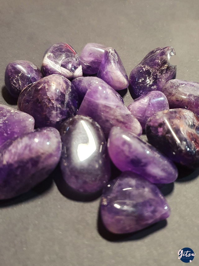 Pierre roulée d&#039;améthyste