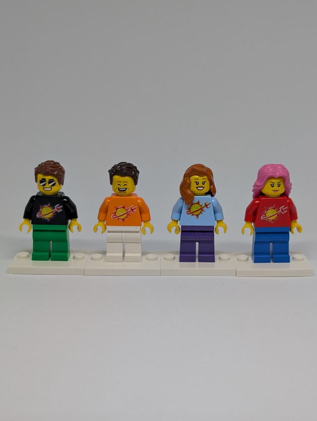 Figurine &quot;it&#039;s not a moon&quot;