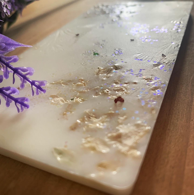 Elderflower and Honeysuckle soy wax snap bar