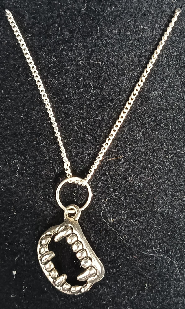 Tibetan Silver Bite Me! Vampire Fangs Pendant Necklace.
