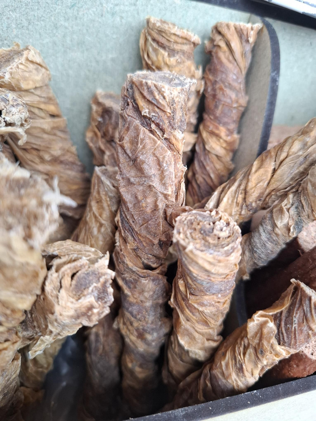 Pick and mix beef bladder twists