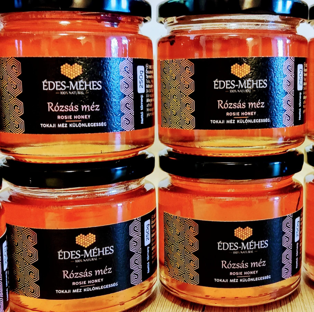 Rózsás akácméz, Rosie honey