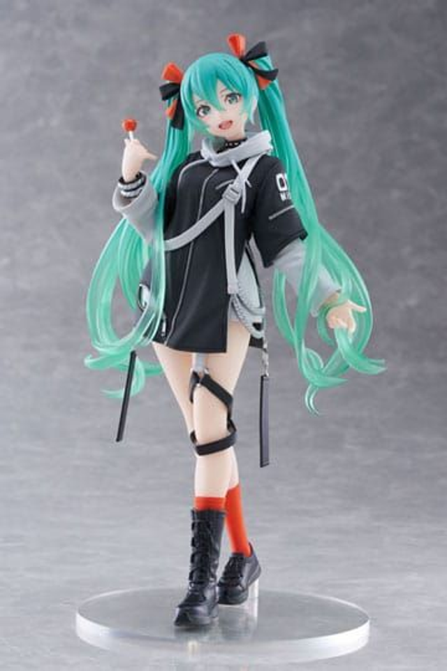 Hatsune Miku: Miku (Fashion Punk Ver.) Wonderland Figure