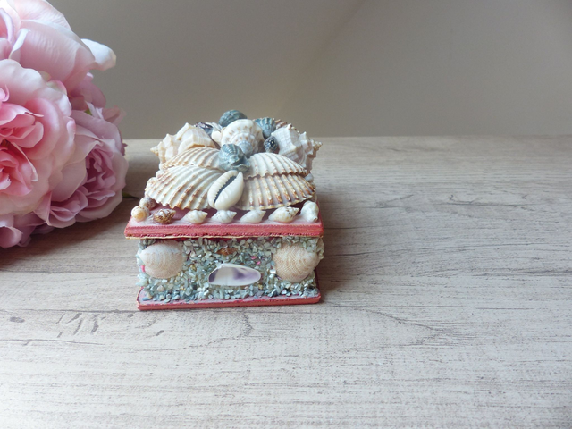 Petit Coffret à Bijoux Vintage en Coquillages – Souvenir Bord de Mer – Artisanat Français – Boîte à Trésors Rétro - Déco Maison Océan Marin
