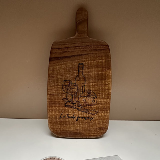 Planche rustique gravé &quot; la touche française &quot;