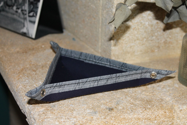 Vide-poche triangle