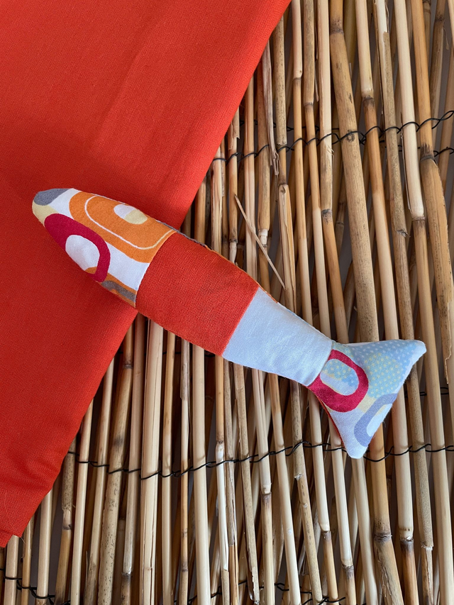 Poisson-jouet pour chats