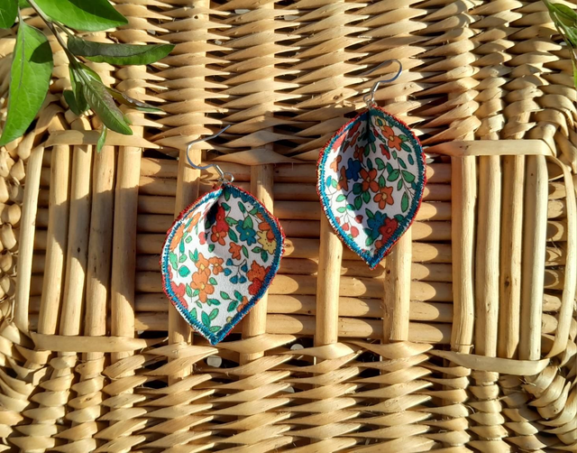 Boucles d&#039;oreilles liberty rouge