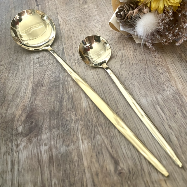 Cuillère à soupe dorée 