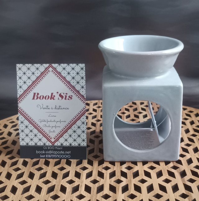 Brûleur " Cube avec découpes géométriques gris "