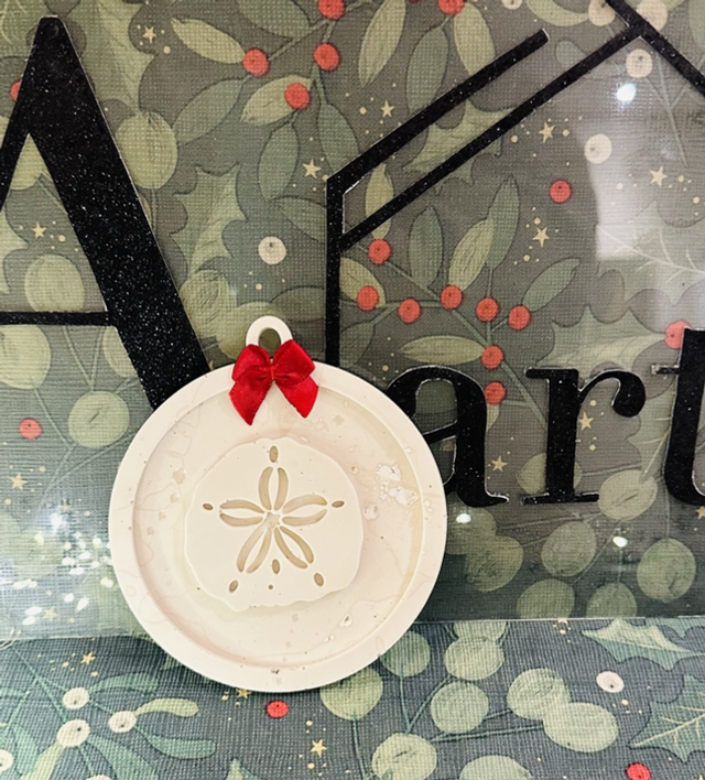 SAND DOLLAR BAUBLE