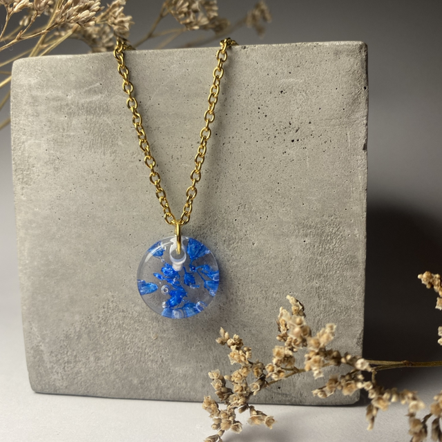 Collier Bloom Broom bleue