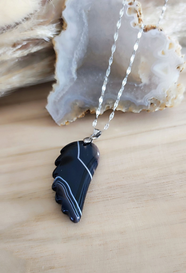 Pendentif "Aile" Agate de Botswana noire