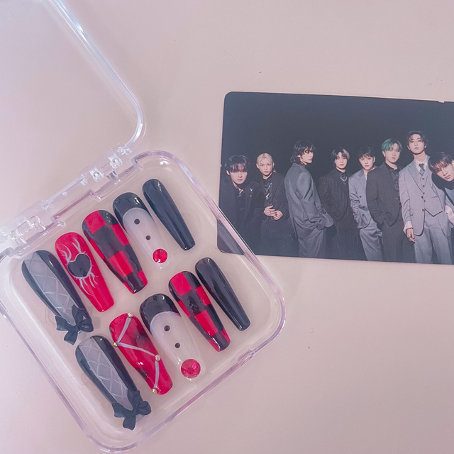 Set de Press-on Nails "Stray Kids - Noeasy" 🔥😎