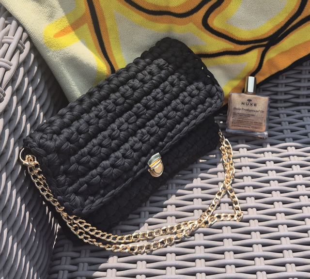 Pochette Adhara