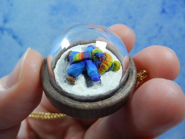 Snowangel Biosphere Pendant - Miniature Diorama - Miniature Jewelry - Winter Jewelry - Winter necklace - Snow jewelry - Miniature Snowglobe