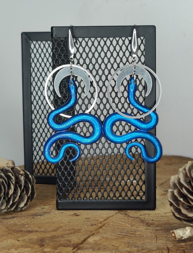 Boucles d&#039;oreilles serpents bleu métallisé 