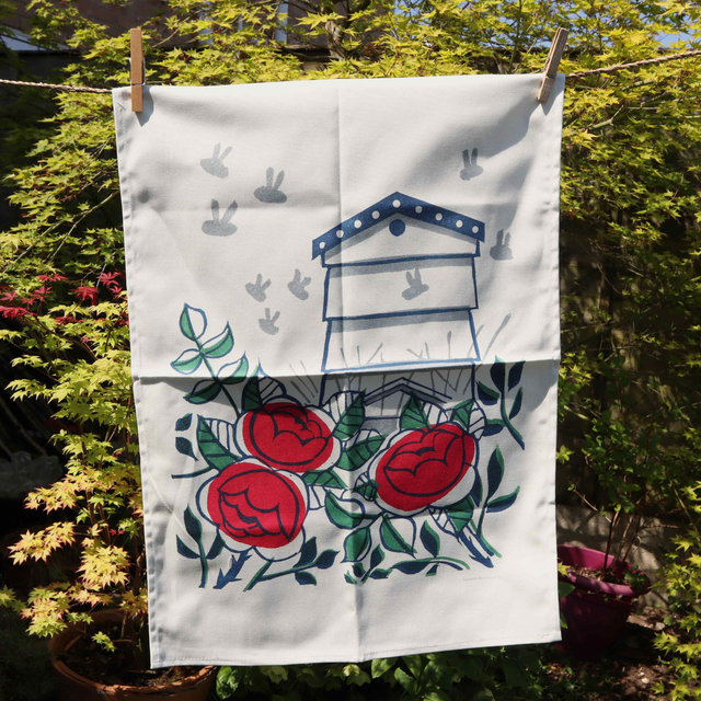 Roses &amp; Bees Tea Towel