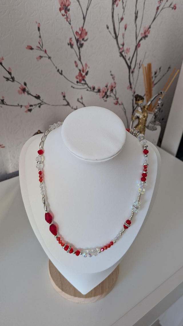 Handmade red and white crystal beaded necklace 