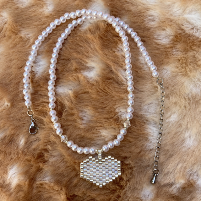 Collier perles et coeur 🤍