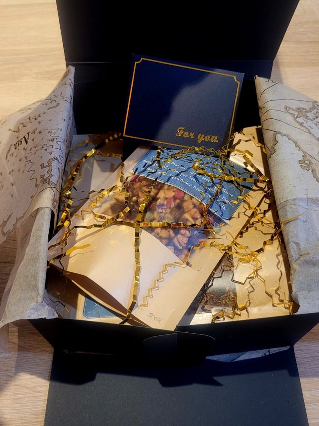 Coffret Thé de Luxe Noir et Doré – Cadeau Premium Élégant et Raffiné vendus seul