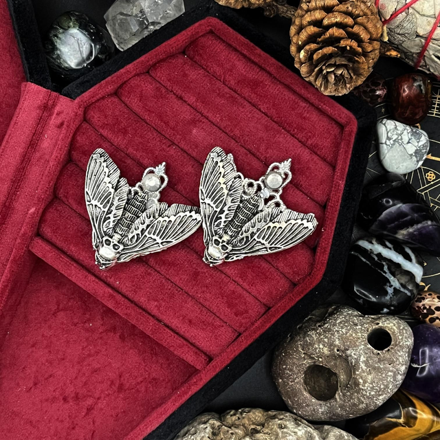 Death Moth II collar pin