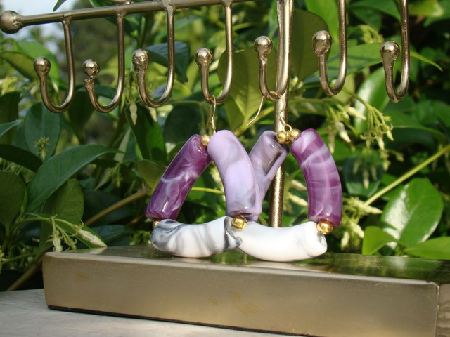 Boucles d&#039;oreilles perles tubes incurvées Sangamaramar Baingee