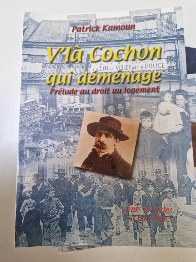 Vla le cochon qui déménage 