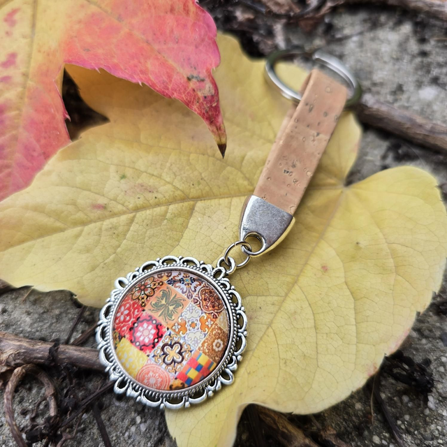 Porte-clés en liège plat naturel et cabochon n°1