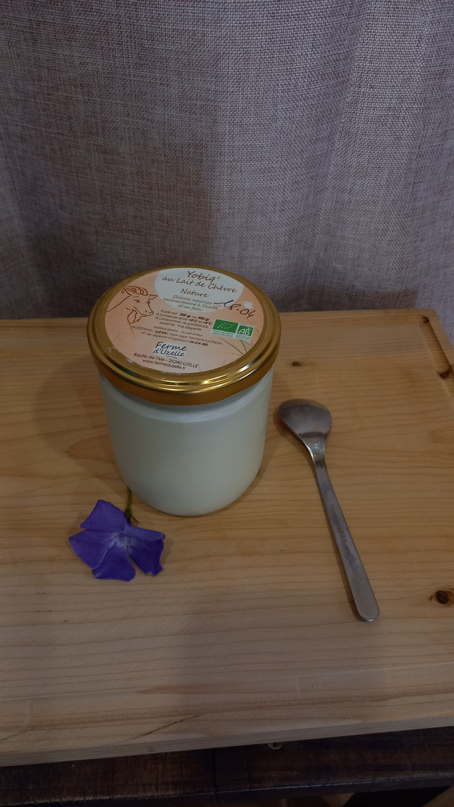 Fromage blanc au lait de chèvre - pot de 400 gr consigné 1 € soit 5 € + 1 €
