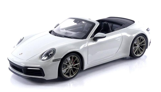 Porsche 911 Carrera 4S Cabriolet 2019 Grey Minichamps 1:18