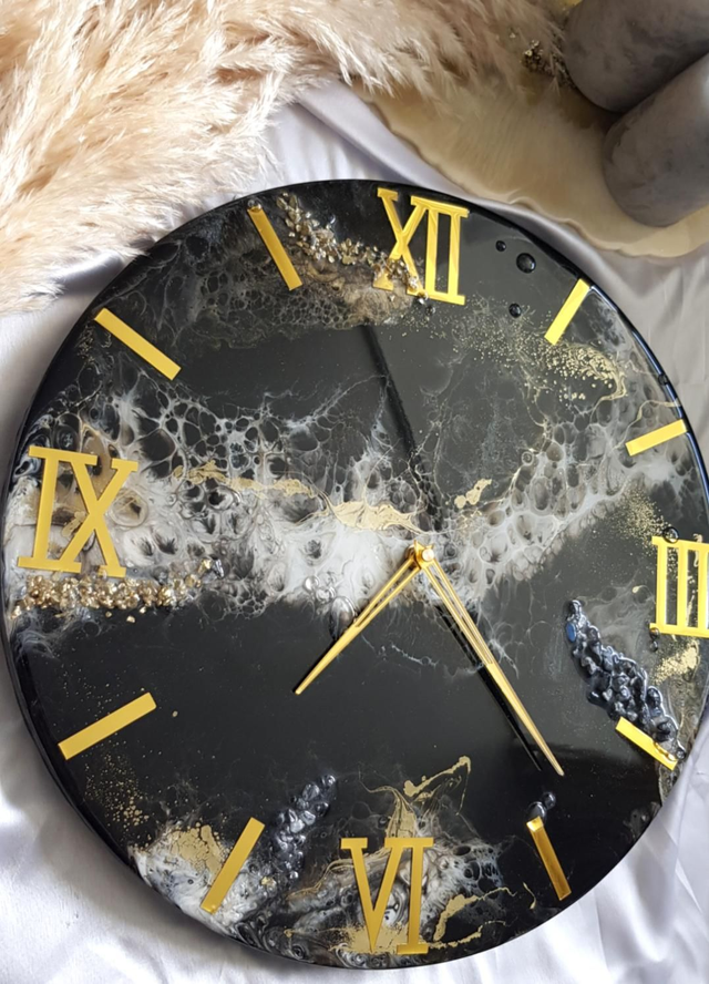 Handmade 40cm Resin Wall Clock with Acrylic Hands and Mineral Accents