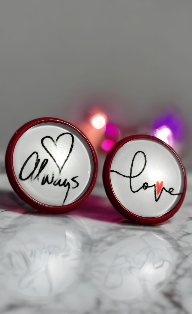 Puces d&#039;oreilles &#039;Always Love&#039;