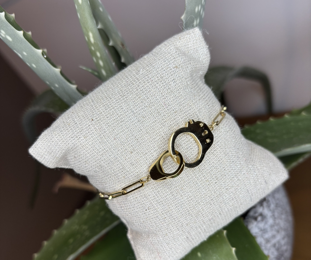 Bracelet avec menotte