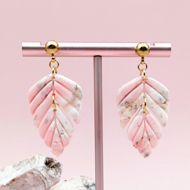 Boucles d'oreilles Feuille "Aria" Clous Effet Marbre Blanc, Rose et Doré