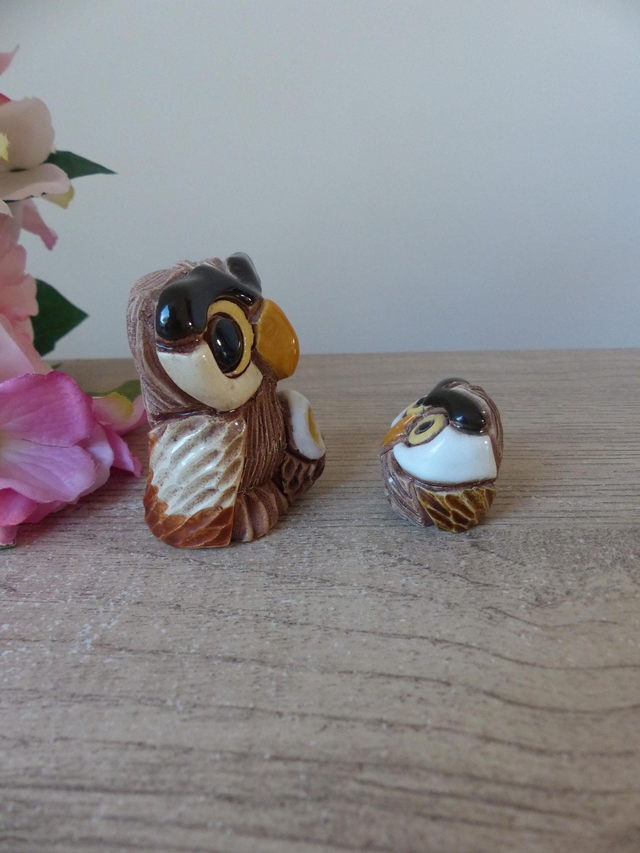 Figurines artisanales famille de chouettes en céramique sculptées main – Décoration originale en argile avec grands yeux expressifs