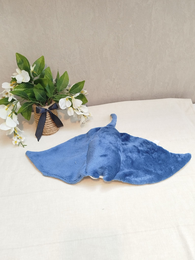 Raie manta bleu canard