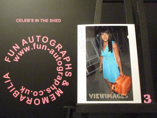 Nicky Maxwell Authentic Autographed 6x4.5 Photograph (3)