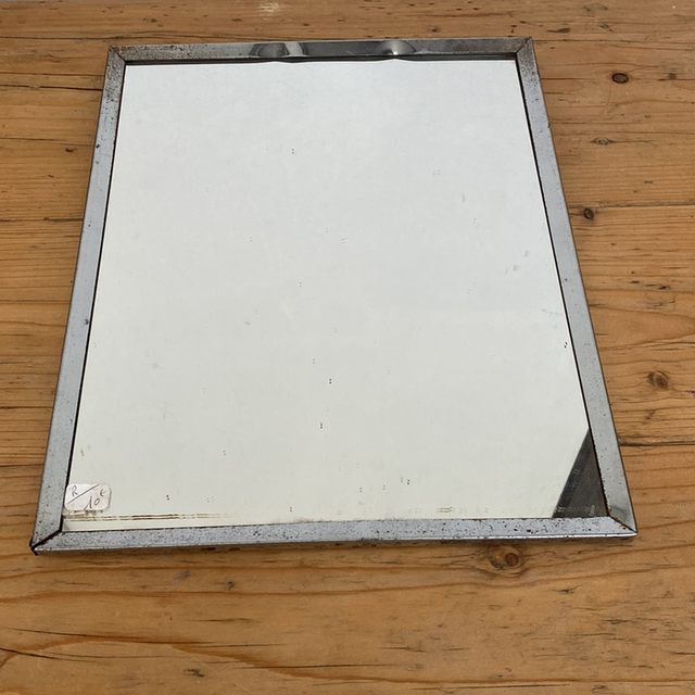 Miroir contour en métal