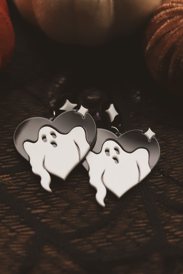 Boucles d&#039;oreille • Ghost