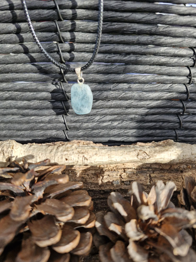 Aquamarine pendant 