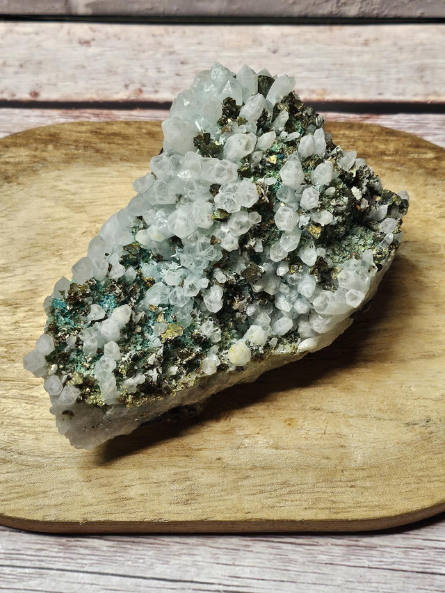 Lucinite, Pyrite &amp; Quartz – 400 g