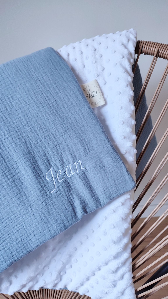 Couverture minky avec broderie