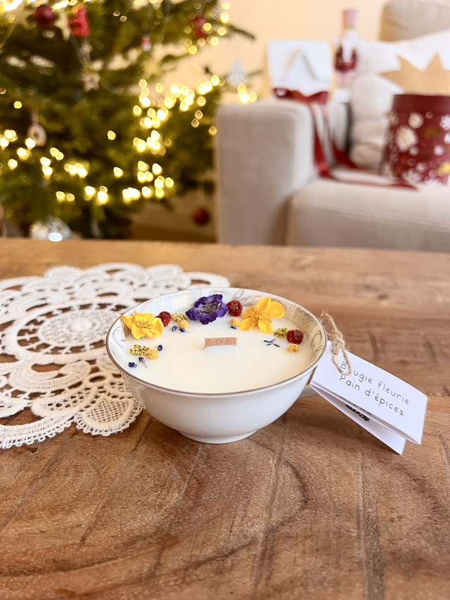 🎄 Bougie Pain d&#039;épices - tasse à thé &quot;motif doré intérieur&quot;