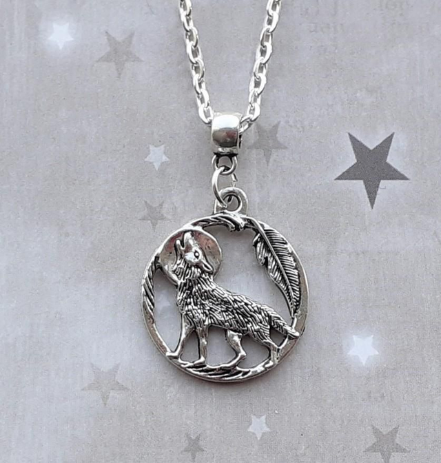 Chann Howling Wolf Necklace 