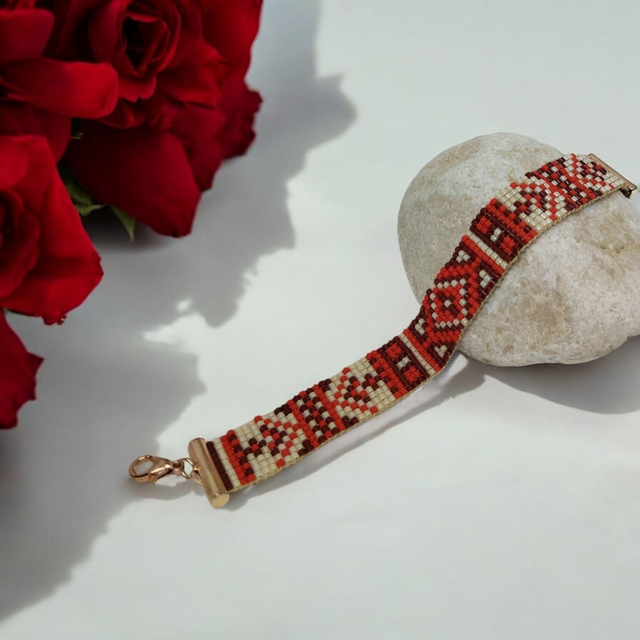 Bracelet rouge, bordeaux et beige