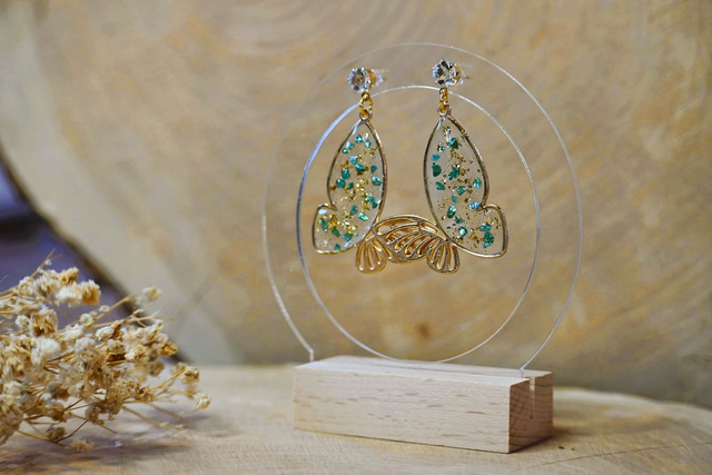 🦋Papill’Or 🦋Boucles d’oreilles en Résine UV - Vert ✨