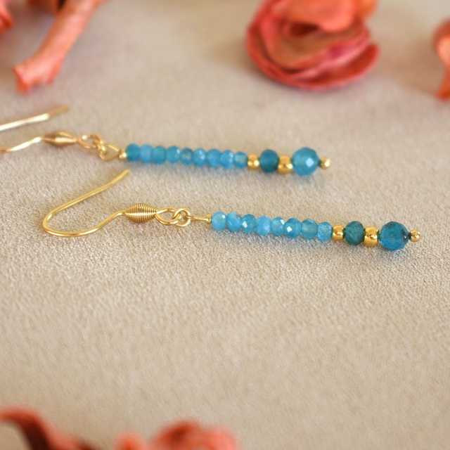 Boucles d'oreilles longues en apatite bleue - Tige