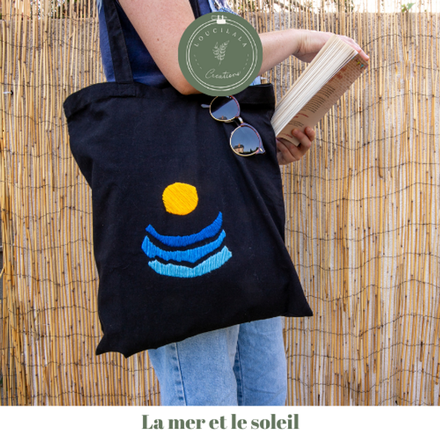 Tote bag brodé main - La mer et le soleil