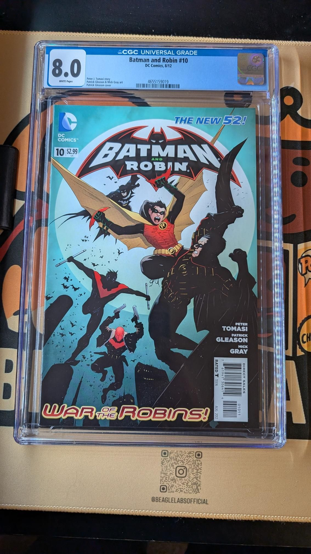 CGC Graded Comic 8.0 DC The New 52 Batman &amp; Robin #10